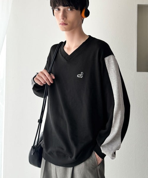 【Classical Origin】「個性をアクセントに。」袖ライン配色Vネックスウェットトレーナー（長袖）／Color Blocked Sleeves V-Neck Sweat Trainer co1150044