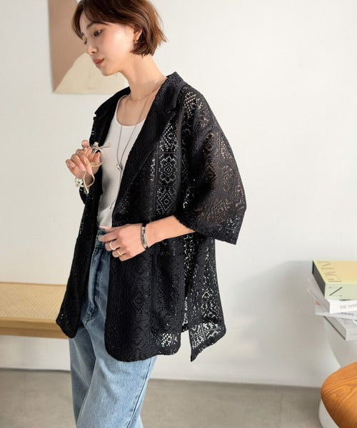 繊細なレースがつくる、大人のための“雰囲気服”。ポケットつきパネルレーステーラードジャケット（半袖） ce1010608