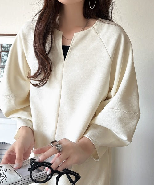 清楚にフェミニン、品よく抜け感。ランタンスリーブキーネックワンピース（ロング丈） ce1110149