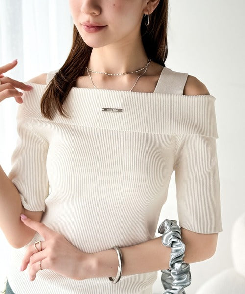 【mily bilet】あざと肌見せに”きゅんっ”。プレート使いオフショルニット(半袖） mi1029129