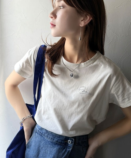 【sustaina+】こなれ感たっぷり。オーガニックコットン100％胸元PAEAN刺繍Tシャツ(半袖) ce1260401