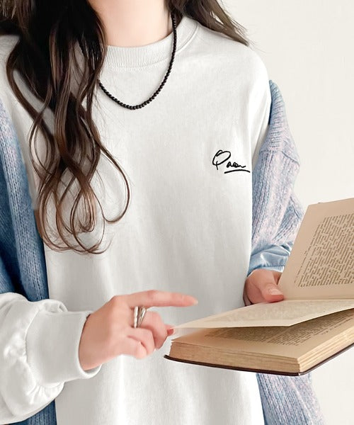 シンプルカジュアルを格上げ。綿100%ワンポイント胸刺繍シンプルロンTee ce1260187