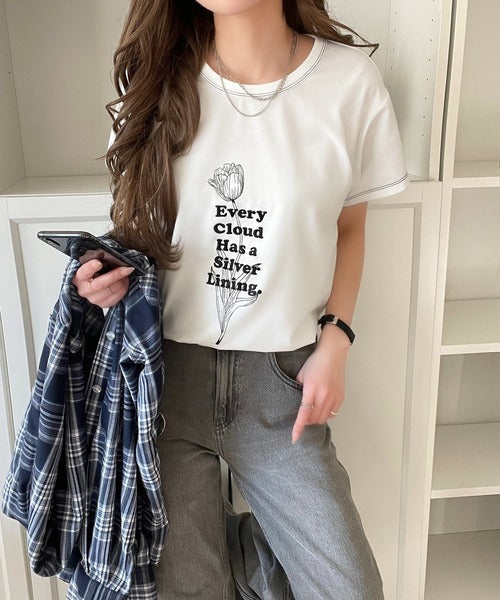 上品さが魅力。フラワープリントグラフィック刺繍Tシャツ（半袖） ce1050268
