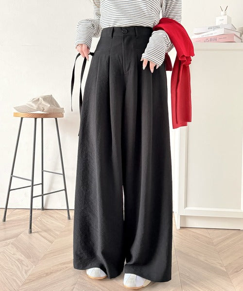 動くたび軽やか上品シルエット。サイドリボン付き3タックハイウエストワイドパンツ ce1015073
