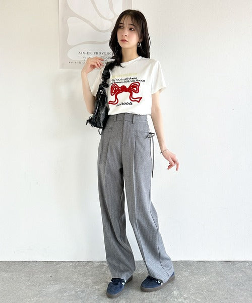【mily bilet】華やか大人ガーリー。リボンコード刺繍プレートデザインTシャツ mi1329025