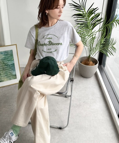 《JaVaジャバコラボ》刺繍とプリントが織りなす唯一無二のデザイン。綿100％おさかな刺繍Tシャツ jv1050359