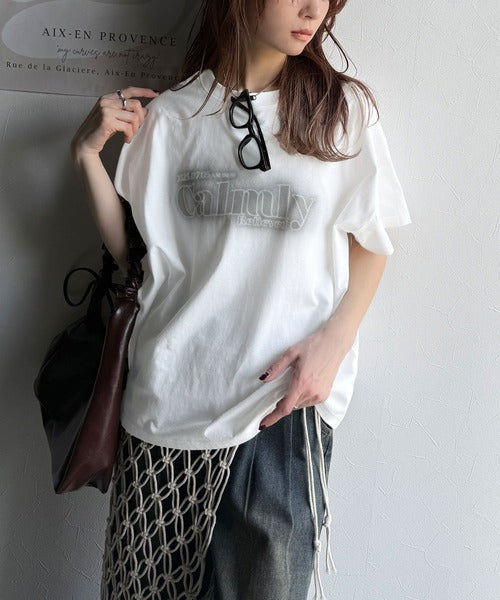 1枚で着映える。平和グラフィックスプレー風ロゴ半袖Tシャツ(オーバーサイズ） ce1050270