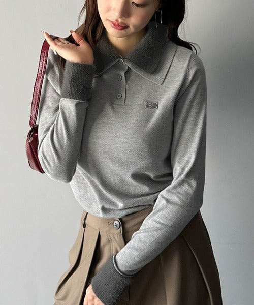 【mily bilet】上品とカジュアルを叶える、大人コーデが即完成。ファー使いダブル襟ロゴプレートニットポロ(長袖) mi1029150