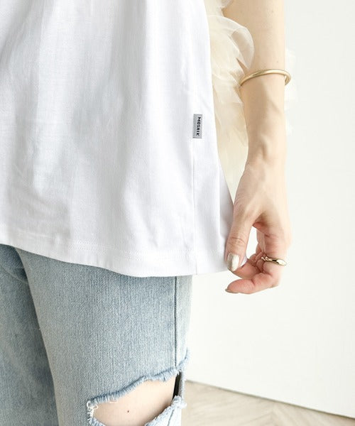 カジュアル可愛いが際立つ。綿100%バックハートロゴグラフィックプリントTシャツ mo1310046
