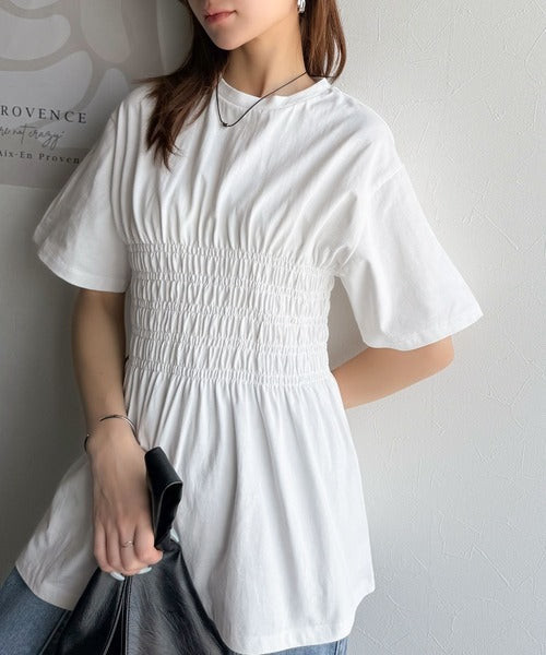 ふわっと広がるAラインで魅せる。シャーリングデザインTシャツ（半袖） ce1050298