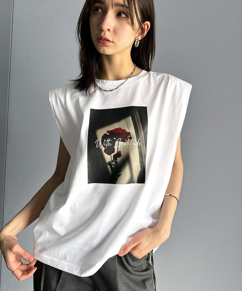 シンプルなのに着映える！お花フォトプリントシルケット加工フレンチスリーブTシャツ ce1020197