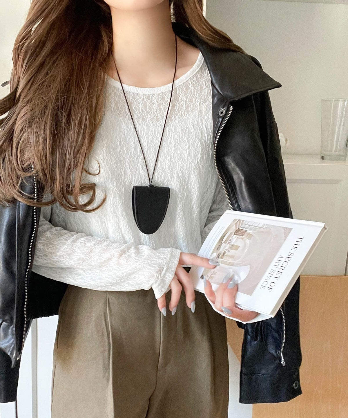 ほどよい透け感が大人上品。総柄シアーレーストップス(長袖) ce1010488