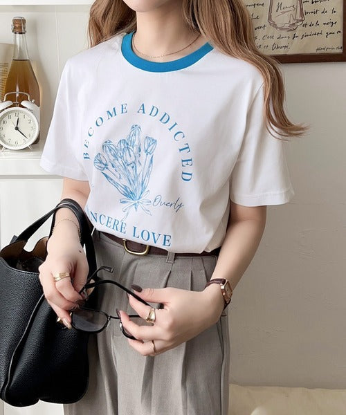 トレンドのディテールが魅力。シルケットフラワーカーブロゴリンガー半袖Tシャツ ce1020196