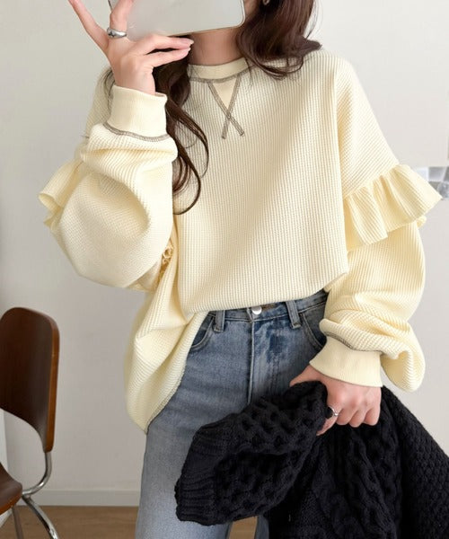 《JaVaジャバコラボ》カジュアル派さんにも推したい。袖フリルオーバーサイズ配色ステッチワッフルプルオーバー（長袖） jv1330117