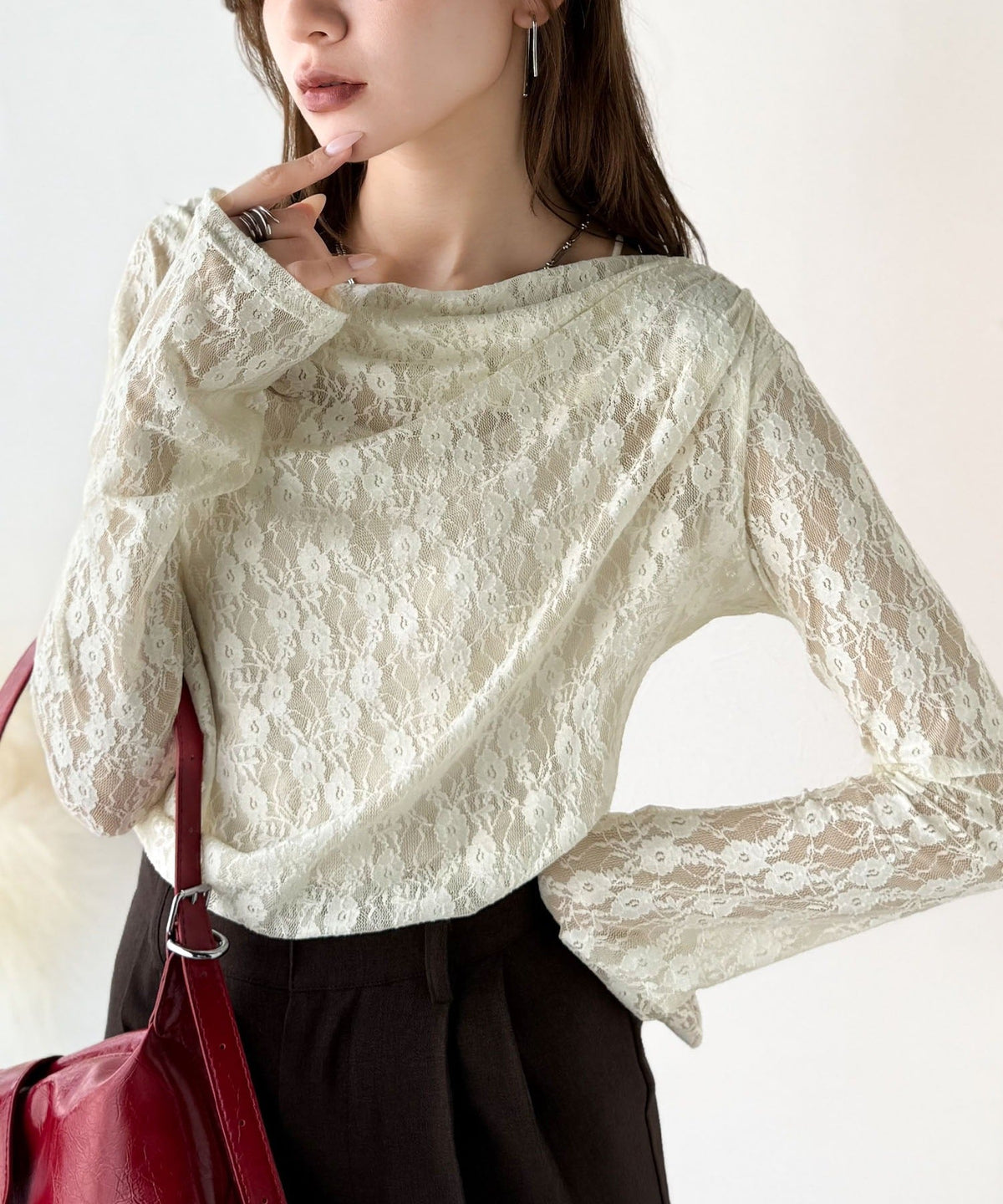 【mily bilet】甘さと上品さを叶える。着回し抜群な花柄レースフラワープリントドレープカットソー(長袖) mi1269005