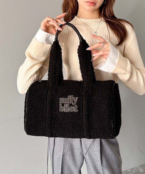 【mily bilet】ふわもこ感がたまらない主役バッグ♪ロゴ刺繍ボアボストンバッグ mi1179067