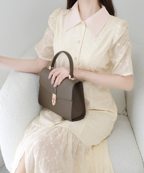 【mily bilet】おしゃれと高級感の絶妙なバランス。花刺繍ガーゼレトロシャツワンピース mi1139086