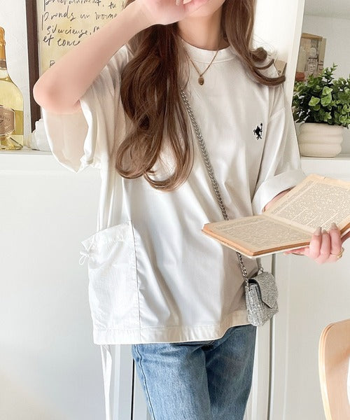 ゆるっとシルエットカジュアル。カーゴポケット＆リボン付きワンポイント胸刺繍ドロスト半袖トップス ce1260315