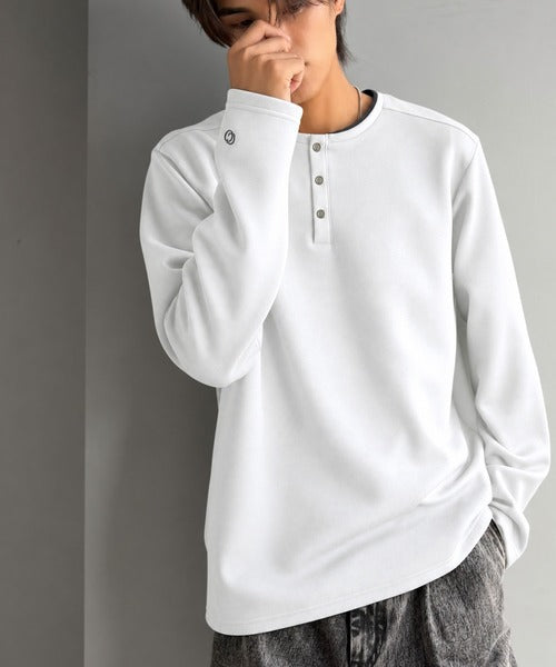 《Classical Origin》首元と袖口で魅せる、大人のゆるT。ダンボール素材ドット釦ヘンリーネックTシャツ（長袖） co1010058