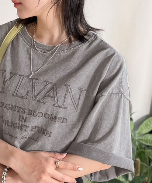 《JaVaジャバコラボ》色褪せで魅せる、ラフな品格。綿100％前後２WAYアシッド刺繍ユルTEE（半袖） jv1260544