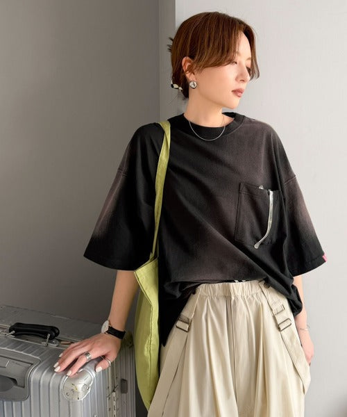 《JaVaジャバコラボ》唯一無二のヴィンテージ感。オーバーサイズシルエットのスプレーダイポケットTシャツ（半袖） jv1020359