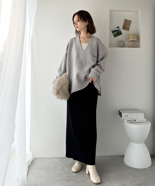 抜け感と上品さを両立。深めのネックで小顔見え♪ 胸刺繍Vネックダンボールニットトップス（長袖） ce1110130