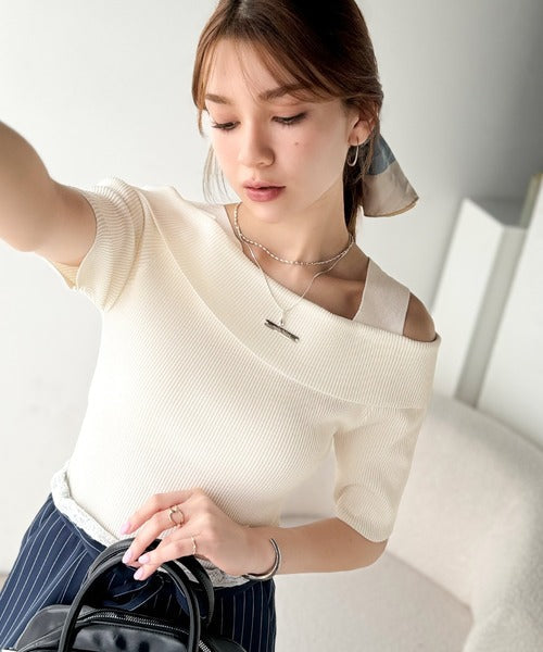 【mily bilet】あざと肌見せに”きゅんっ”。プレート使いオフショルニット(半袖） mi1029129