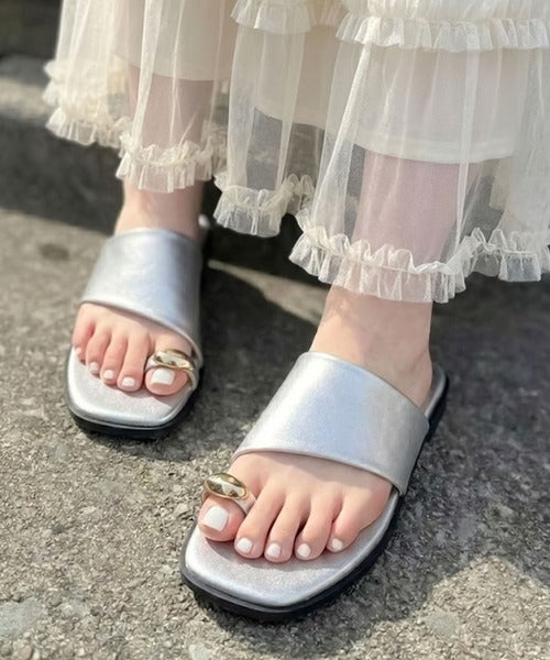 指輪みたいに可愛くて、痛くなりにくい♪柔らかソフトクッション PUレザーサムリング スクエアトゥサンダル ce1417001