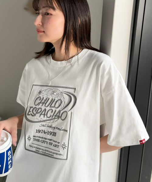 《JaVaジャバコラボ》シンプル派にも推したい！綿100％グラフィック刺繍Tシャツ（半袖） jv1050356