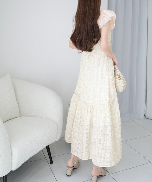 【mily bilet】甘さと気品を一枚に。ビッグオーガンジーケープ付きオフショル２WAYシアーエンボスワンピース mi1139087