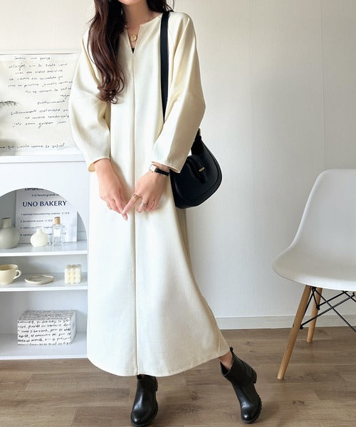 清楚にフェミニン、品よく抜け感。ランタンスリーブキーネックワンピース（ロング丈） ce1110149