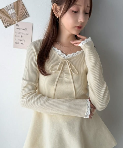 【mily bilet】甘さをひとさじ、華やぐ大人ガーリー。レースレイヤード風ギャザーリボンペプラムニット（長袖） mi1359060