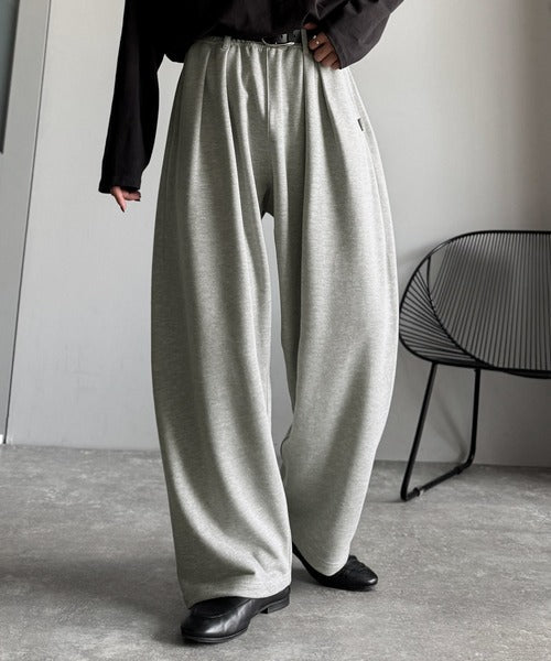 【Classical Origin】「まるでスラックス！」ベルトループ付き2タックバルーンシルエットスウェットパンツ/2-pleat balloon silhouette sweatpants co0780005