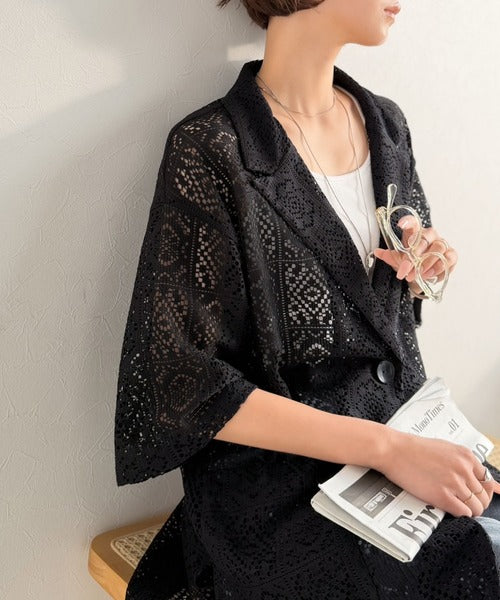 繊細なレースがつくる、大人のための“雰囲気服”。ポケットつきパネルレーステーラードジャケット（半袖） ce1010608
