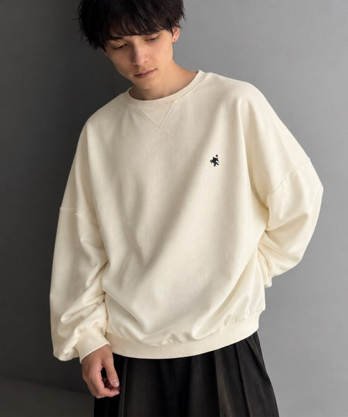 《JaVaジャバコラボ》毎日に、肩の力を抜いた洒落感を。胸刺繍ライトウェイト裏毛ドルマントレーナー jo0780028