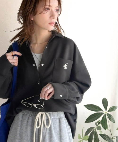 《JaVaジャバコラボ》サッと羽織って即サマになる！胸元刺繍ダンボール素材シャツジャケット jv1010558