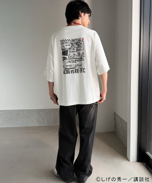 《頭文字D × JaVaコラボ》藤原拓海 vs 高橋兄弟 秋名バトルシーン グラフィック 半袖Tシャツ 【接触冷感・UVカット機能付き素材】 jo1150092