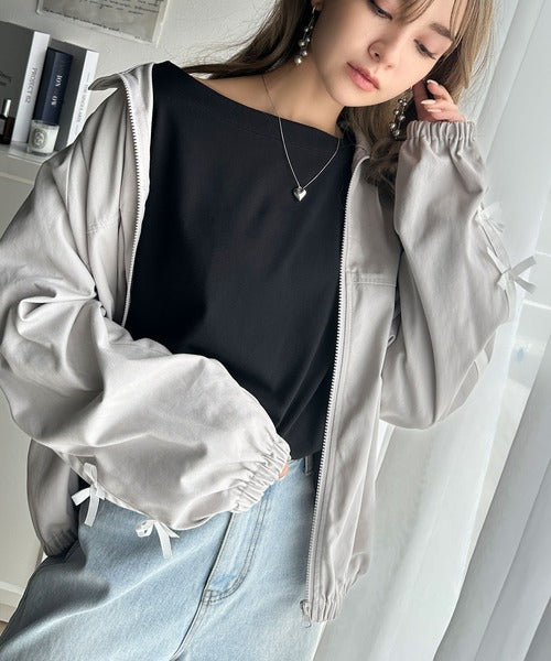 女性らしさ漂う、大人シンプル。シルケット風ボートネックロンTee ce1050246