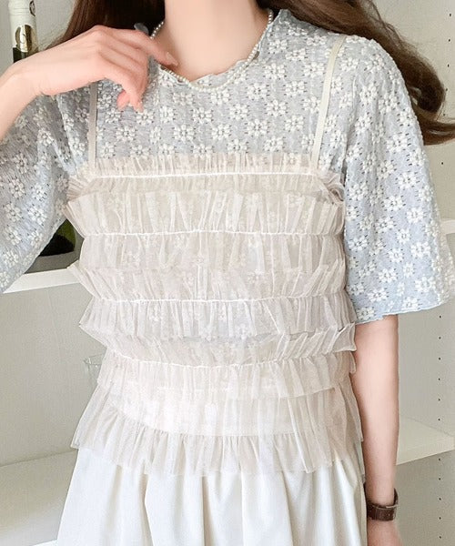 【mily bilet】セットアイテムで可愛らしく着映え！花柄ジャガードチュールビスチェ付き半袖ブラウス mi1019038