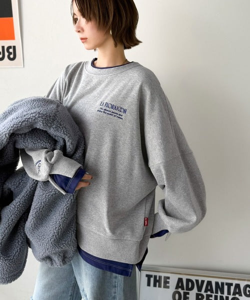 《JaVaジャバコラボ》着るだけでレイヤード上級者！配色刺繍レイヤード風オーバーサイズ裏起毛プルオーバー jv1050390