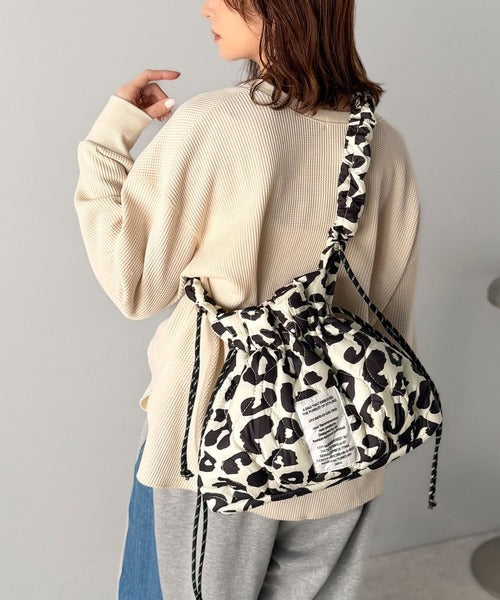 《JaVaジャバコラボ》2wayシルエットでシーンを選ばず活躍♪キルティングパフィドロストバッグ jv1179077
