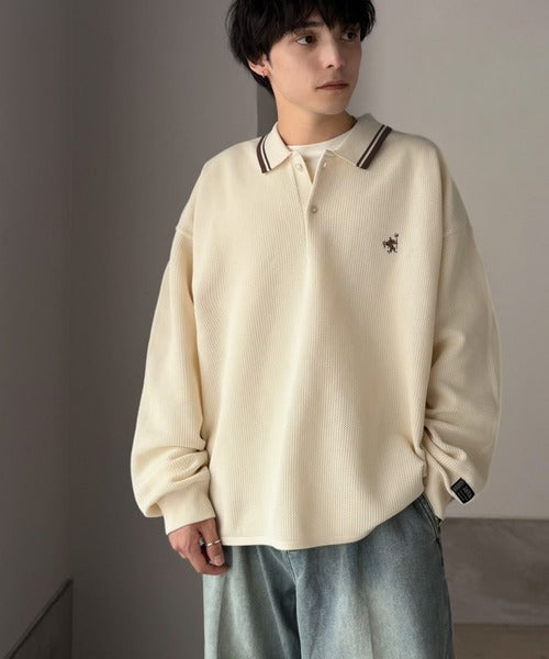 《JaVaジャバコラボ》ベーシック以上、主張しすぎない存在感。胸刺繍入り襟ライン配色ニットポロシャツ（長袖） jo1250008