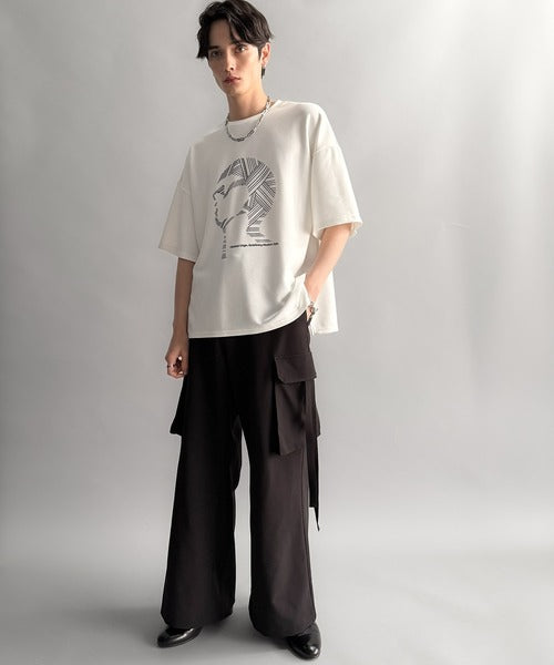 「視線を独り占め。」フェイスグラフィックオーバーサイズTシャツ／Face Graphic Oversized Double-Knit T-Shirt co1010006
