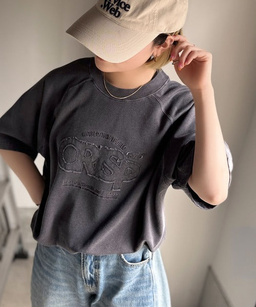 《JaVaジャバコラボ》裾はドロストでお好みのシルエットに。ヴィンテージライクな半袖ロゴスウェット jv1029126