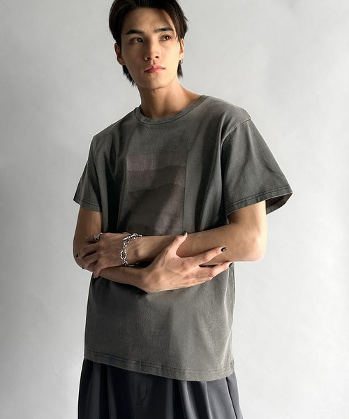「即トレンド男子。」タイトフィットピグメント加工プリントTシャツ／Tight Fit Pigment-Dyed Print T-Shirt co1010001