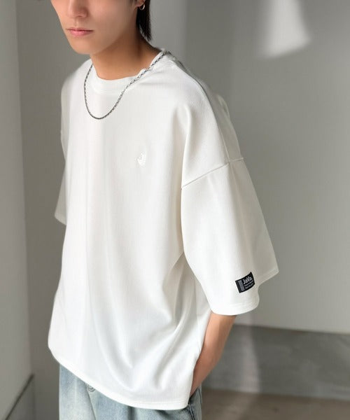 《JaVaジャバコラボ》【接触冷感・UVカット機能付き】シャリ生地で夏も快適！胸刺繍 梨地カットジョーゼットTシャツ（オーバーサイズ） jo1010057