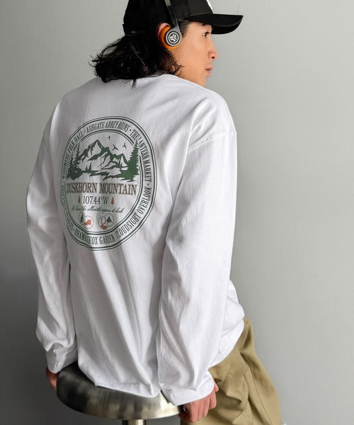《JaVaジャバコラボ》程よいストリート感で幅広いスタイルにマッチ。 綿100%アドベンチャーマウンテンTシャツ（長袖） jo1150068