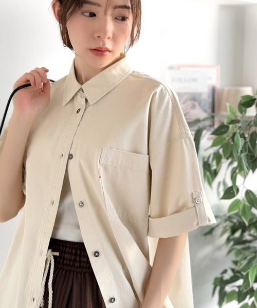 《JaVaジャバコラボ》さらっとプラス1枚の大人カジュアル♪綿100％ライトオンスデニム素材袖ロールアップシャツ（半袖） jv1265063