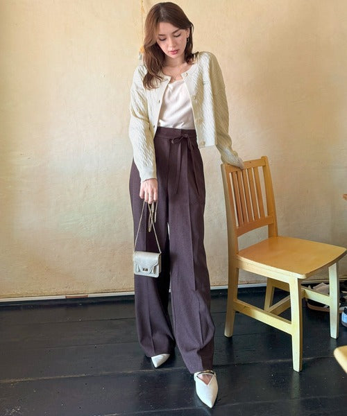 【mily bilet】やわらかな優しさ、漂う気品。前後2wayプレート使いケーブルニットカーディガン（長袖） mi1029140