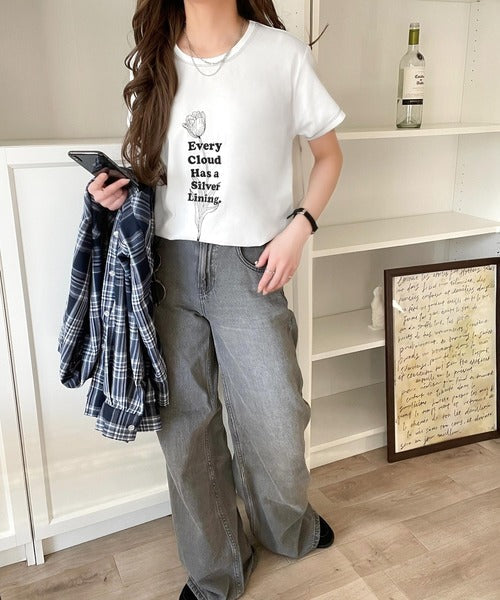 上品さが魅力。フラワープリントグラフィック刺繍Tシャツ（半袖） ce1050268